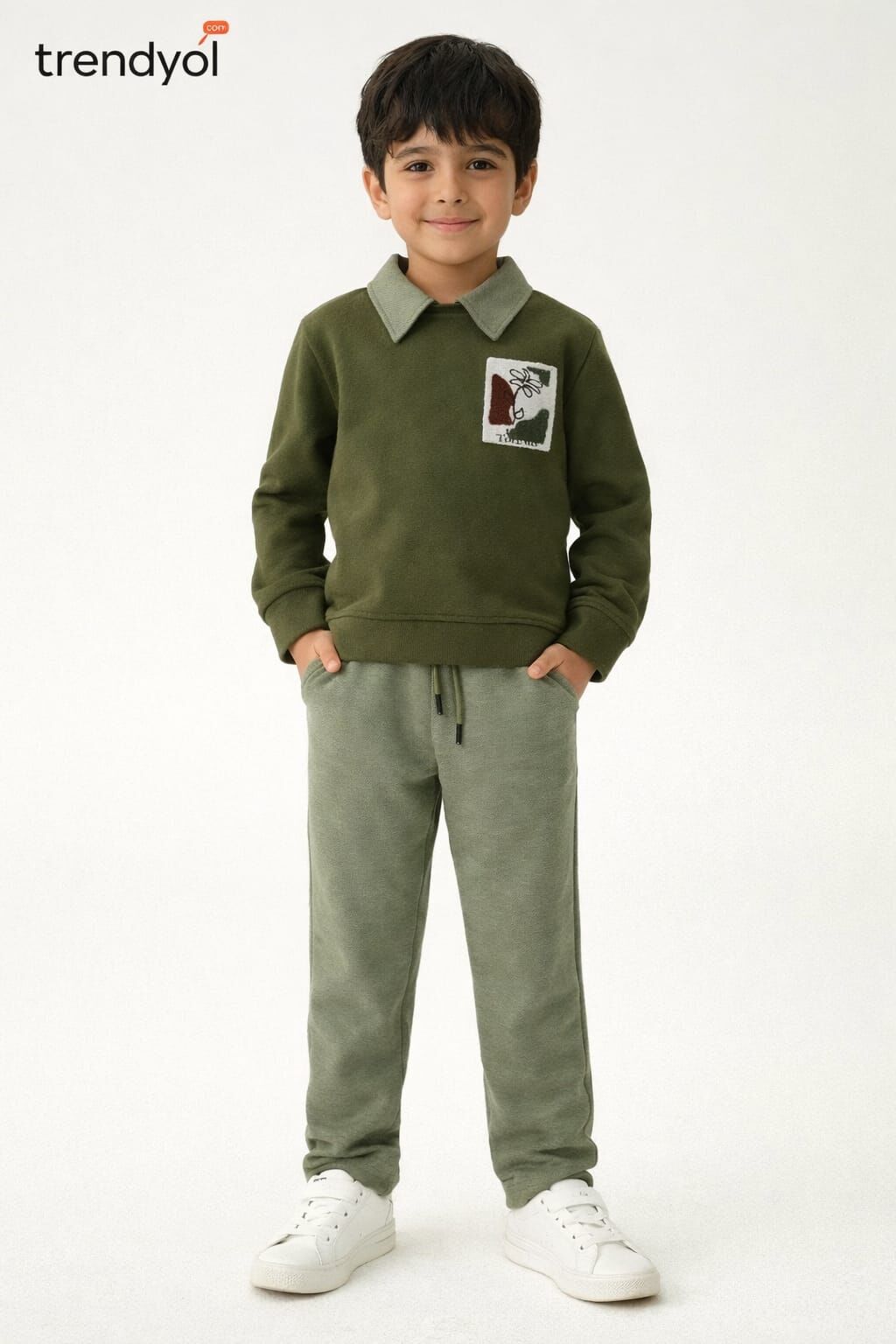 ERKEK ÇOCUK YAKALI SWEATSHİRT VE PANTOLON TAKIM